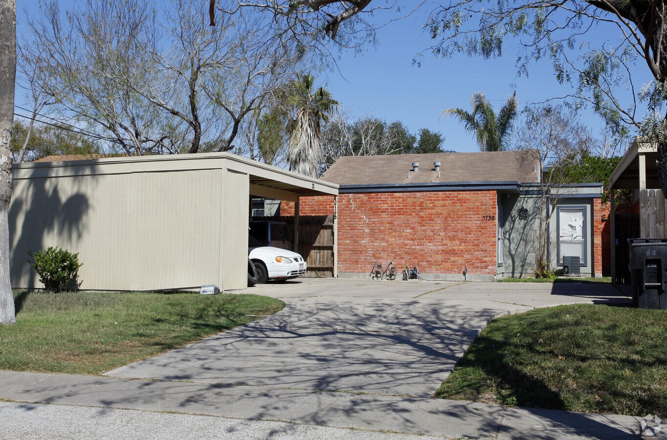 Thornberry Townhomes - Thornberry Townhomes