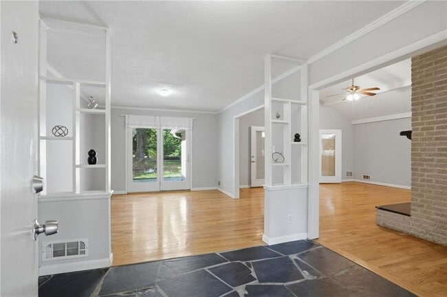 Photo - 2209 Cherring Ln