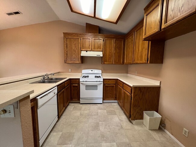 Photo - 928 Unit C