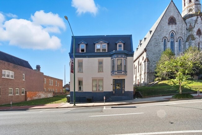 Photo - 159 W Washington St