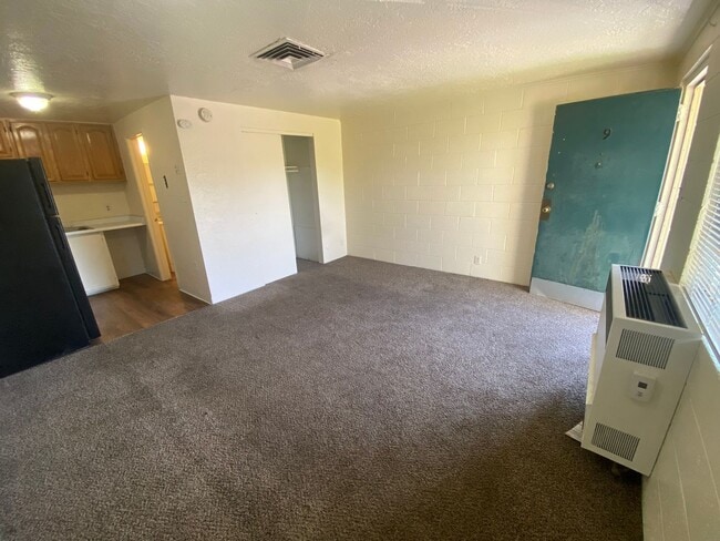 Building Photo - FIRST MONT FREE! - ALL UTILITIES INCLUDED Unit 1611 - 09 Rental