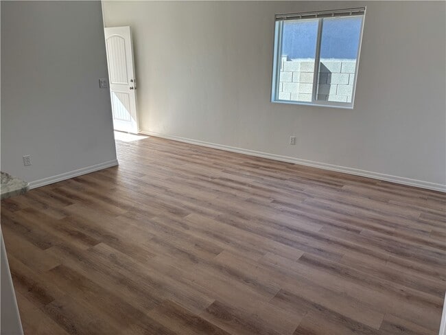 Photo - 2553 Sycamore Ave