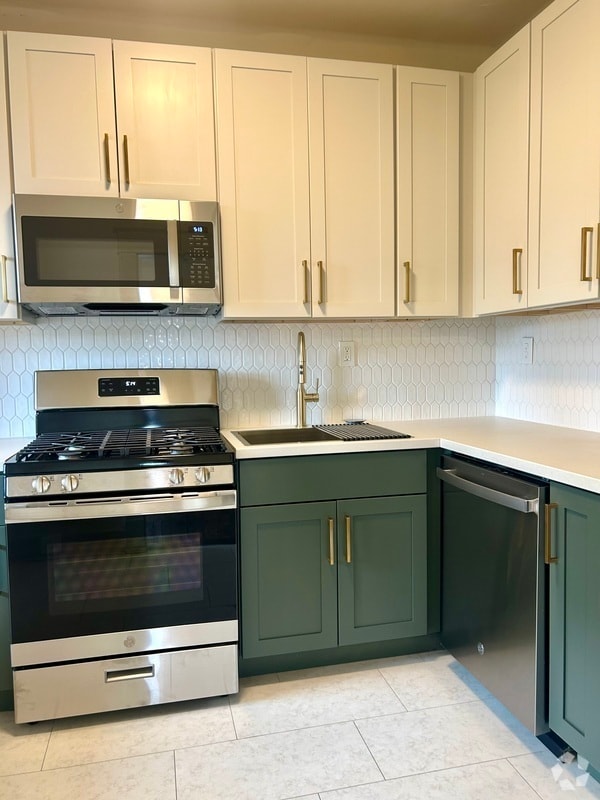 Building Photo - 2750 Broadway Ave Unit 5 Rental