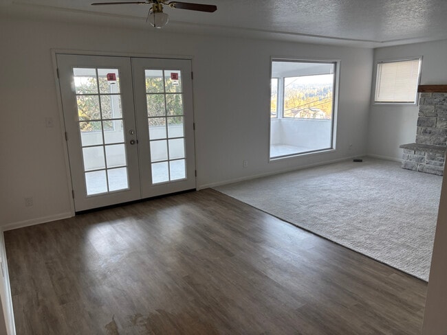 Photo - 2145 Webb St