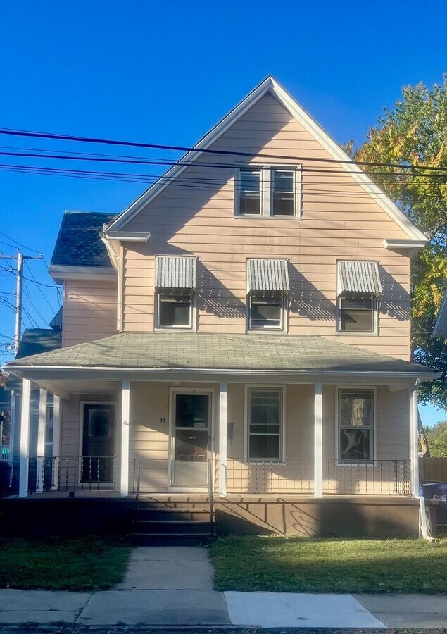 Photo - 32 Crescent St
