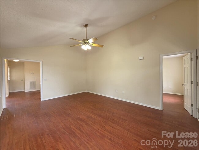 Photo - 1645 Bernard Ave