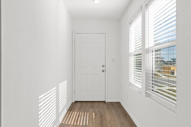 Photo - 210 Chapel Beck Dr