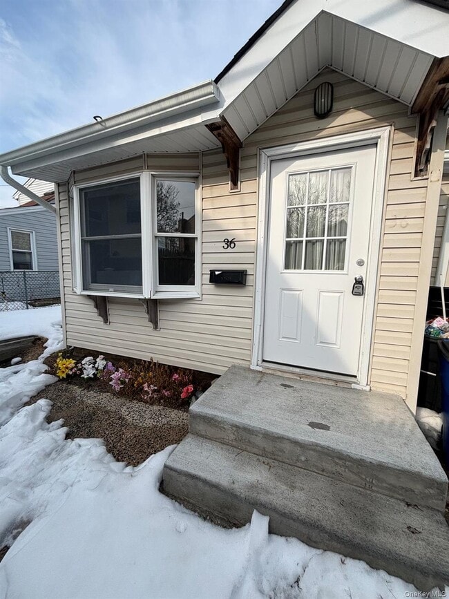 Building Photo - 36 Edwin Ct