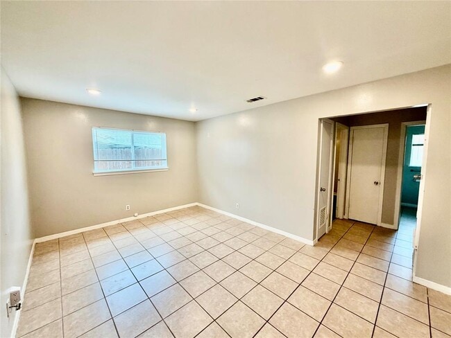 Photo - 2201 Lanier Dr