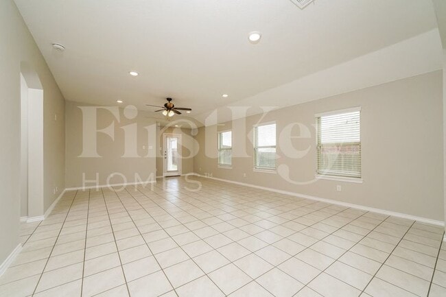 Photo - 407 Milo Way