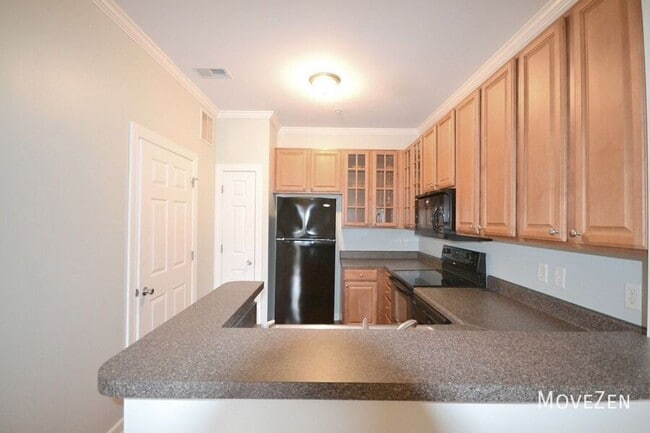 Photo - 210 Fullford Ln