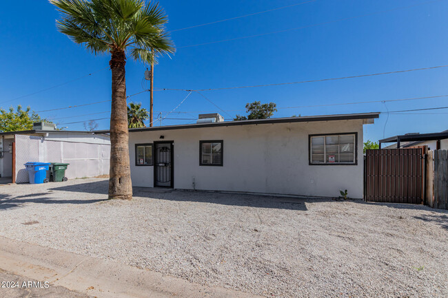 Photo - 723 E Sunnyslope Ln