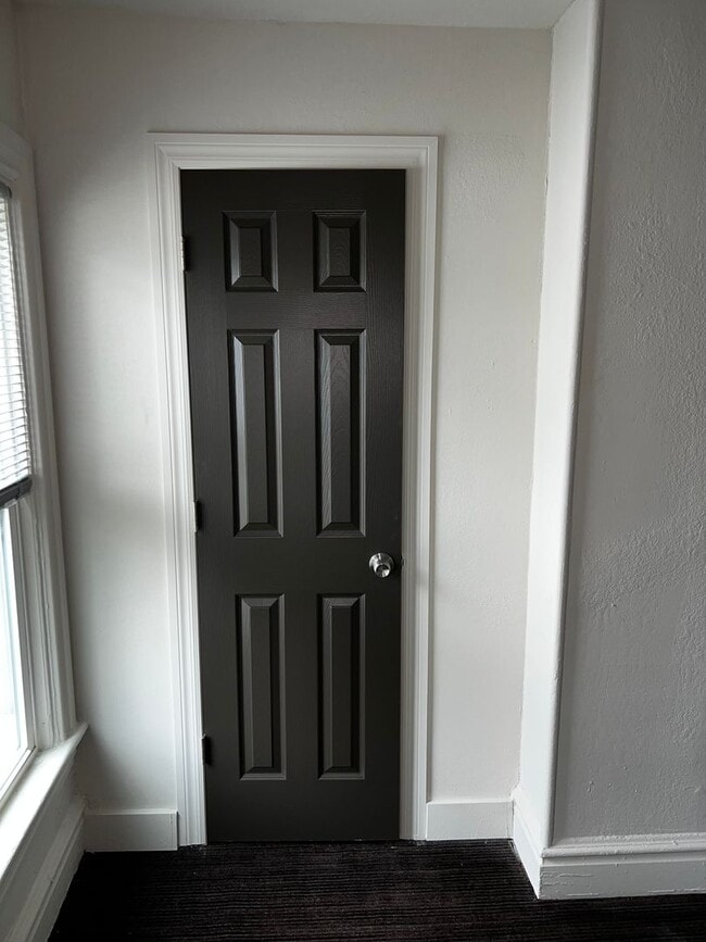 Building Photo - 1111 S Main St Unit 2nd Floor