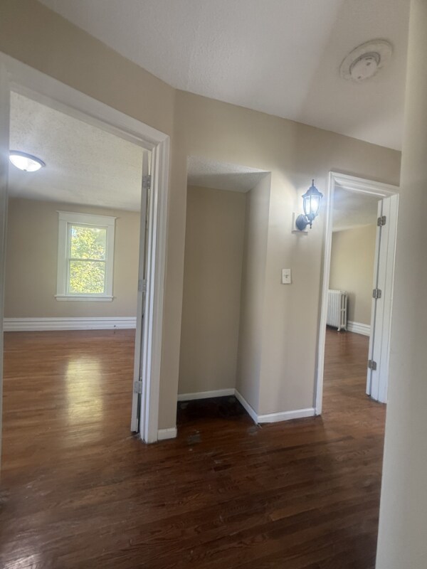 Photo - 350 George St W