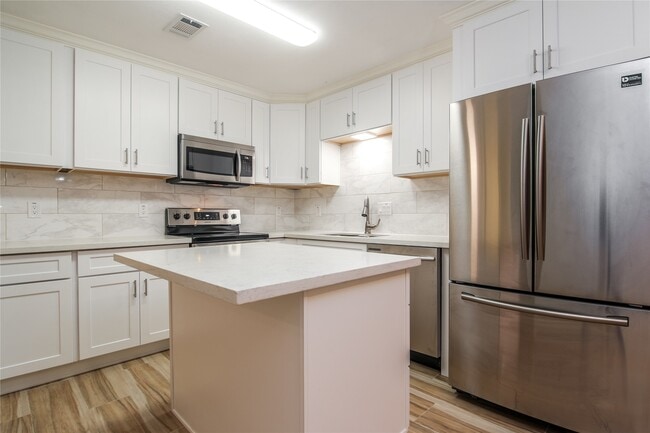 Photo - 12633 Memorial Dr Unidad 243
