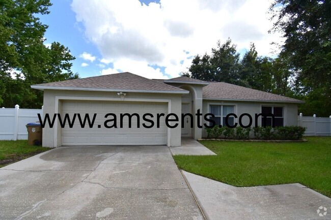 Building Photo - Spacious 3 bedroom 2 bath with huge backyard. Rental