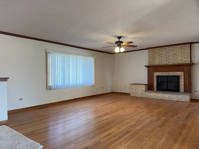 Photo - 580 N State St