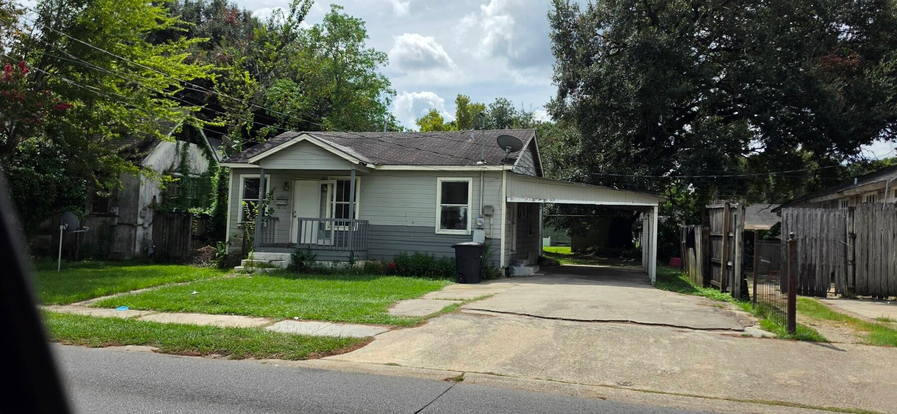 Photo - 4736 Winbourne Ave