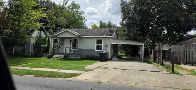 Building Photo - 4736 Winbourne Ave