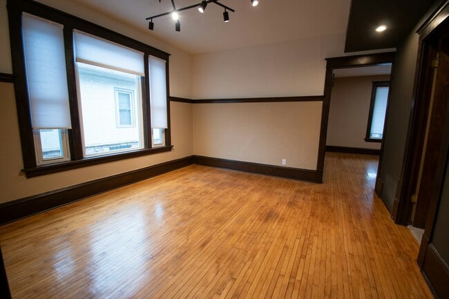 Building Photo - 1117 N Washington Ave