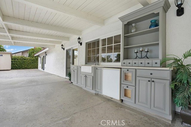 Building Photo - 6099 Nutmeg Ln