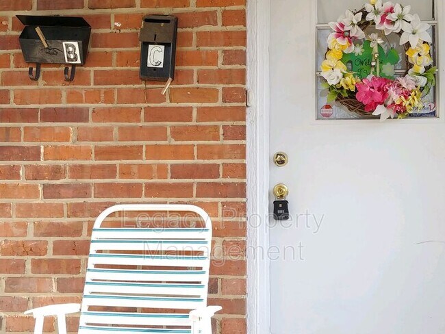 703 Askew St Unit B