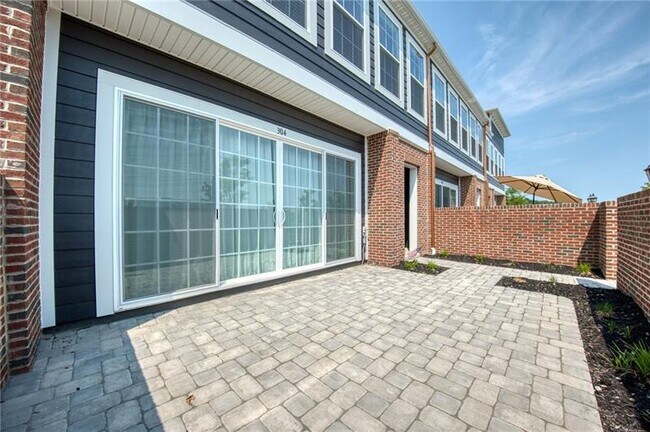 304 Highbridge Ln
