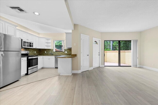 Building Photo - 41 Uno Lago Dr Rental