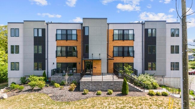 Photo - 245 E Main St Unit 2