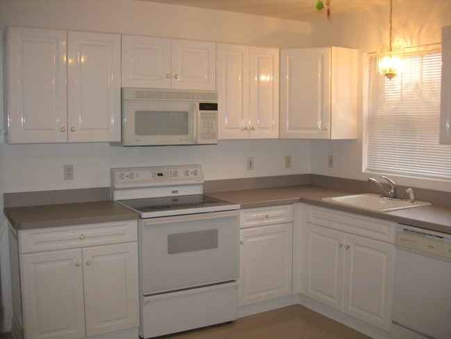 Building Photo - 7 Donna Ln Unit 7