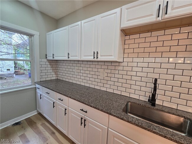 Photo - 9807 Parkgate Ave
