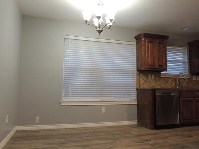 Photo - 1003 N Doris Ave