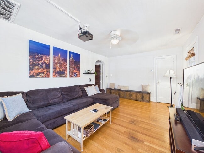 Photo - 3320 W Grace St Unidad 3320 A