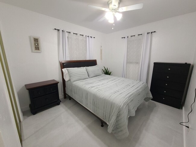 Photo - 20520 NE 15th Ave Unit 20520 NE 15 AVE