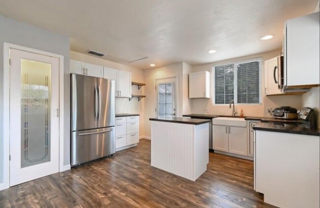 Photo - 328 Percy Ave