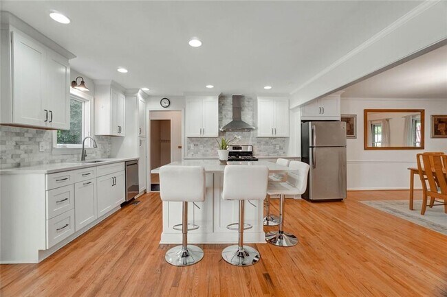 295 Oakmere Rd