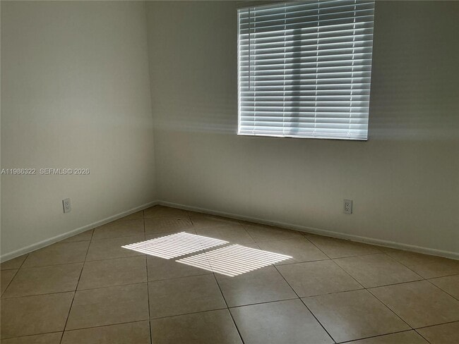 Photo - 501 Gardens Dr Unit 102