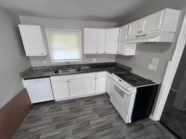 Photo - Room in House on Nations Ford Rd