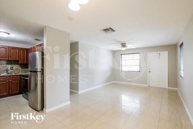 Photo - 5700 NE 7th Ave