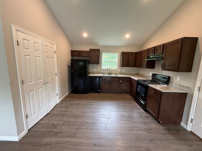 Photo - 842 Lakeway Dr