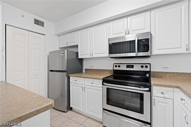8940 Colonnades Ct E Unidad 734