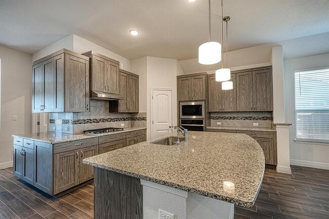 Photo - 126 Russet Trl