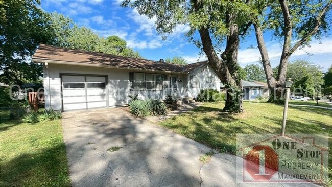 Building Photo - Charming 4 Bedroom Home with Finished Base...