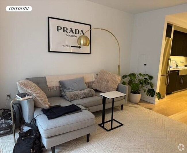 Building Photo - 535 W 43rd St Rental