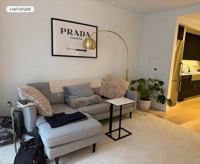 Building Photo - 535 W 43rd St Rental