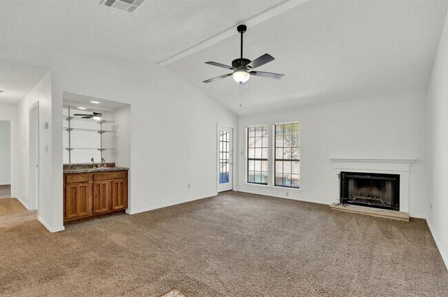 Photo - 1202 Thorpe Ln Unit 208