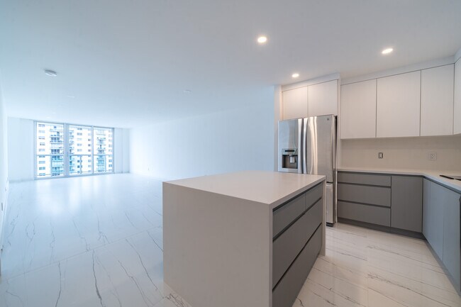 Photo - 19380 Collins Ave Unidad 1105
