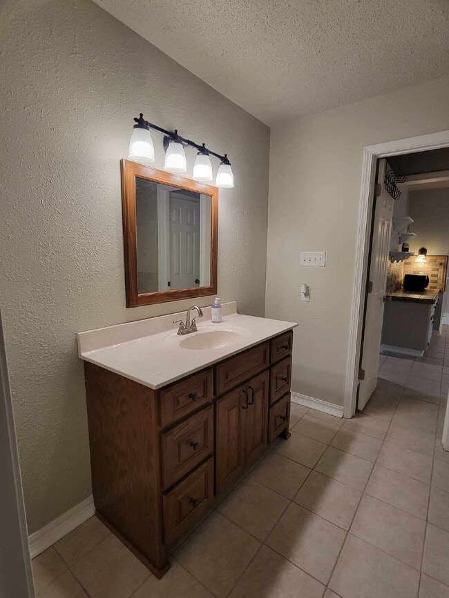 Photo - Beautiful Biloxi 3/2 fully furnished TDY!