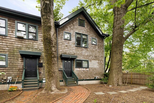 Building Photo - 154 Allston St