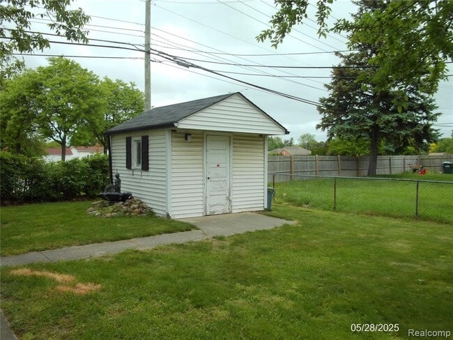 Photo - 36890 Weber Dr